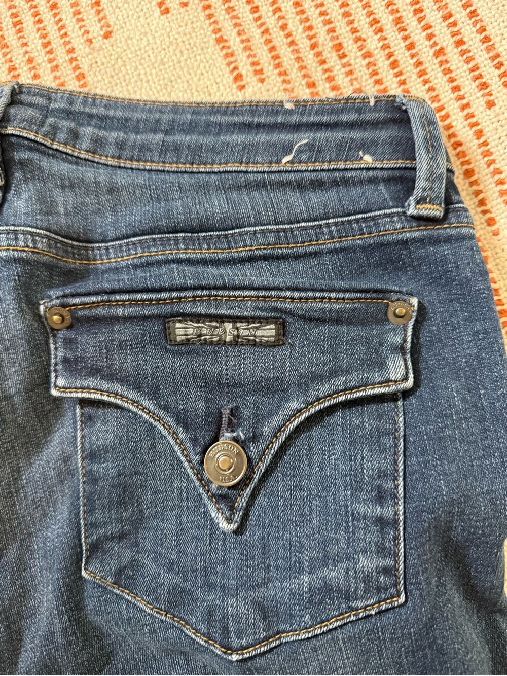Hudson Women's Cuffed Leg Jeans Medium Wash Blue Denim Stretch Size 27 - Picture 7 of 8
